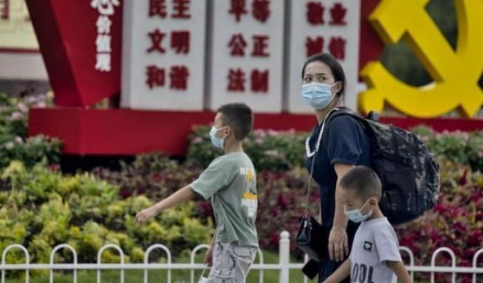 Focolaio Covid all'aeroporto di Nanchino e il contagio si diffonde in tutta la Cina