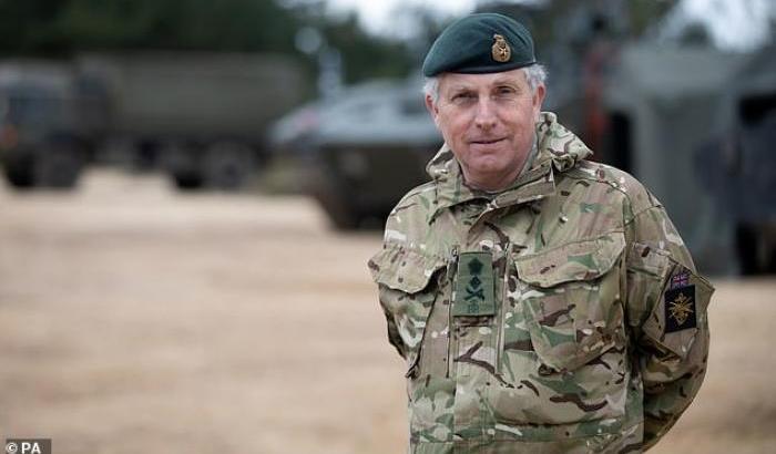 Il generale britannico: "L'Afghanistan può diventare un 'failed State' alla mercè dei talebani"