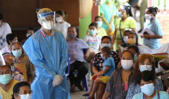 La Thailandia riapre le frontiere ai turisti vaccinati