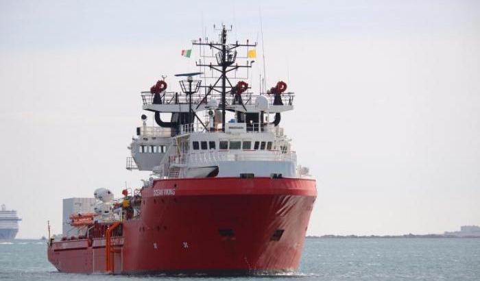 Il dramma di Ocean Viking: da 4 giorni con 553 persone a bordo in attesa di sbarcare