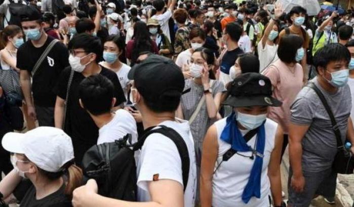La Cina avverte Biden su Hong Kong: "Basta interferenze, sono destinate a fallire"