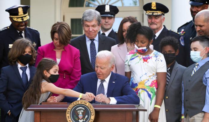 Biden sull'assalto di Capitol Hill: "Insurrezione e attacco di terroristi"