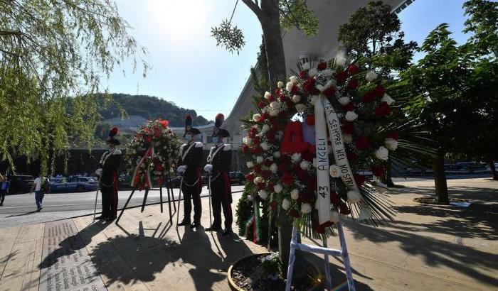 I morti del ponte Morandi si onorano solo combattendo la cultura del profitto predatorio