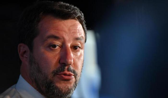Salvini pensa di avere pieni poteri: "Basta follie come lo Ius Soli, il governo pensi a difendere i confini"