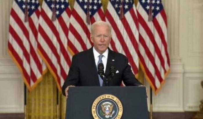 Linea dura di Biden con i trumpiani: "A processo chi non collabora con l'inchiesta su Capitol Hill"