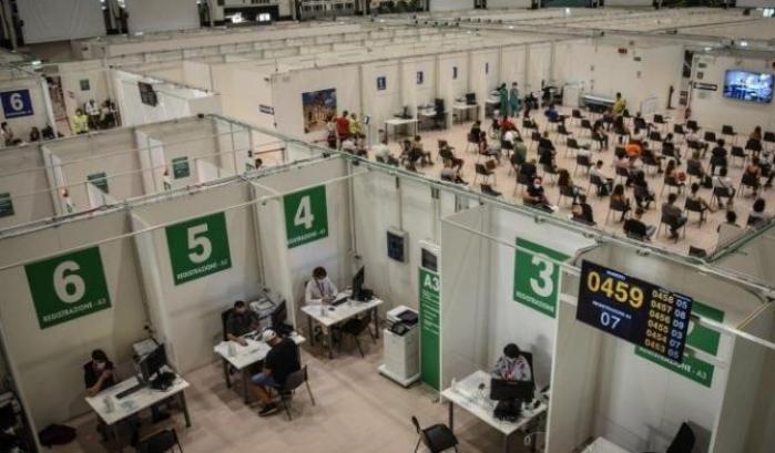 Crescono i ricoveri nelle terapie intensive: sono 7.162 casi e 69 morti per Covid