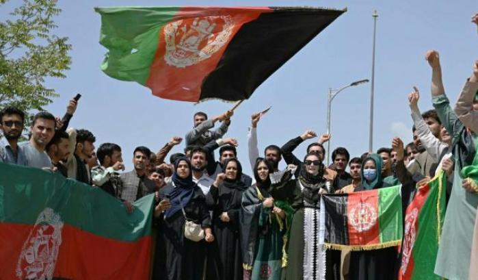 Continua la follia talebana: ancora spari contro i manifestanti