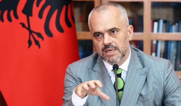 Edi Rama: “Trenta anni fa eravamo noi gli afghani. Accoglierli è un dovere per gli albanesi”