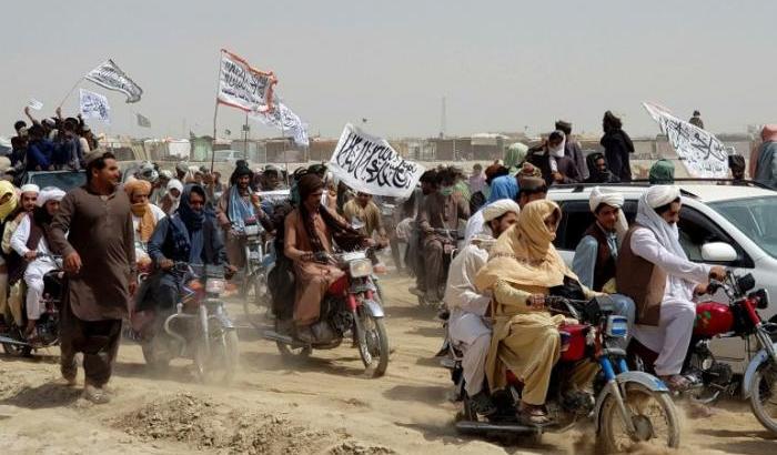 I Talebani di lotta e di governo, tra ultimatum e "aperture"