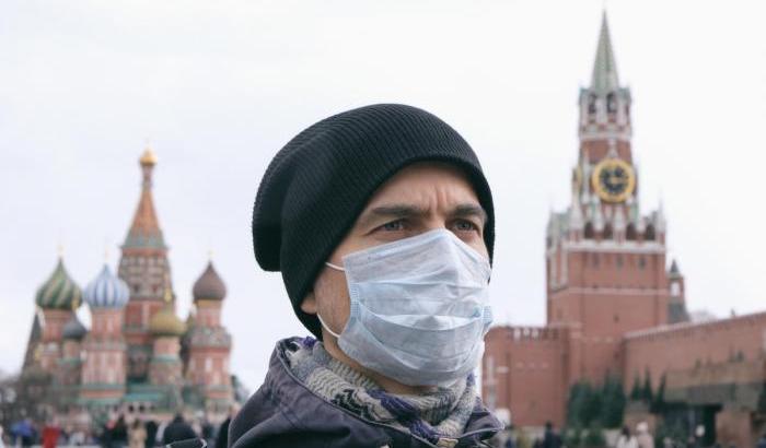 Russia nella morsa del Covid: 820 morti in un giorno, mai così tanti da inizio pandemia