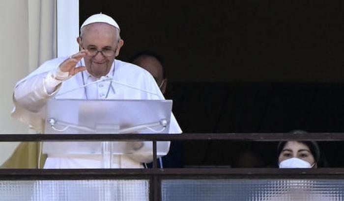 Papa Francesco durante la degenza al Gemelli