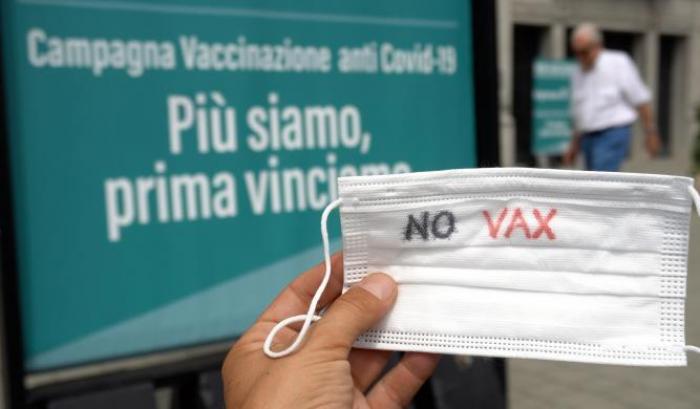 Il Tar Fvg respinge il ricorso di due sanitari no-vax e smonta una bufala: "I vaccini non sono sperimentali"