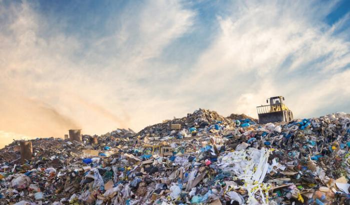 Allarme rifiuti in Italia: entro tre anni le discariche saranno sature