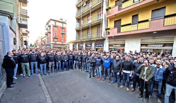 I leghisti invitati alla festa (nazista) del Sole: e Salvini non prende le distanze
