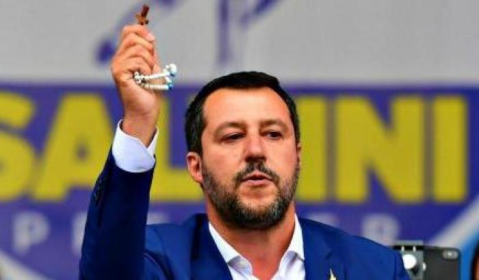 Salvini si traveste da 'buon cristiano' per un primo incontro ufficiale in Vaticano