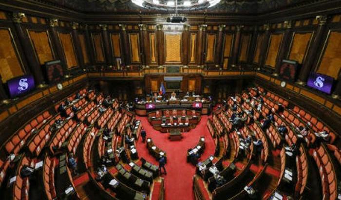 Tensione in Senato: il governo va sotto in due votazioni sul Green pass e non solo