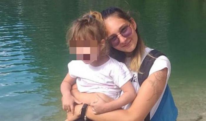 Un altro femminicidio: una guardia giurata spara a una madre 21enne e poi si suicida
