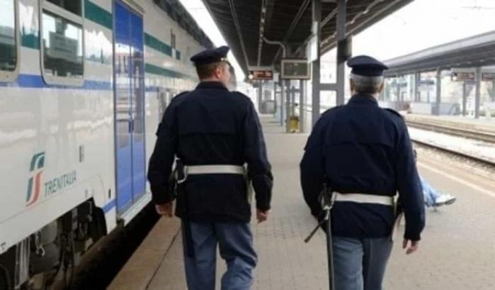 Un uomo tenta di abusare di una 15enne su un treno: bloccato dai Carabinieri
