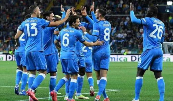 Razzismo nel calcio: Udinese multata per i cori 'pro-vesuvio' nella partita contro il Napoli