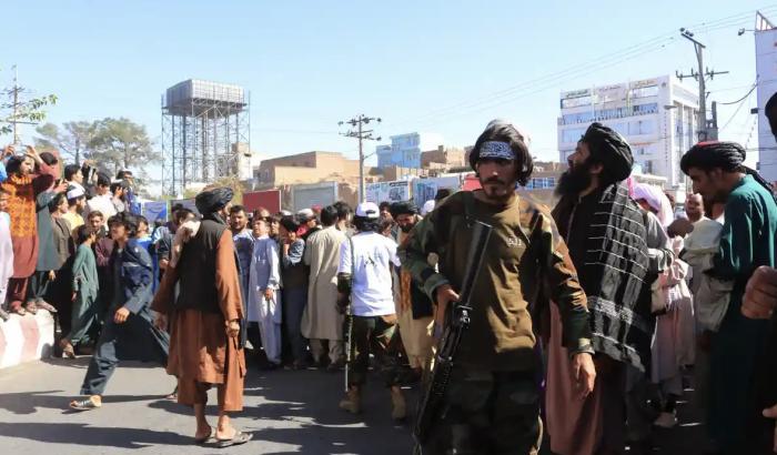 Kabul e Herat dei talebani come Raqqa dell'Isis: quando l'orrore si fa spettacolo