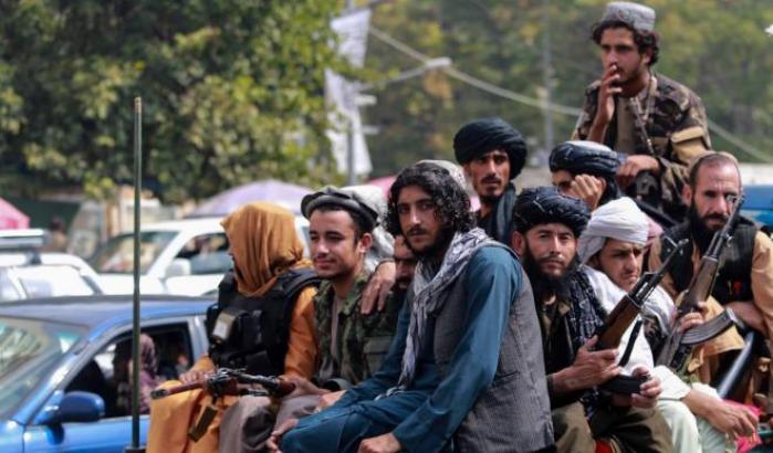 I talebani adottano in via provvisoria la Costituzione del tempo della monarchia
