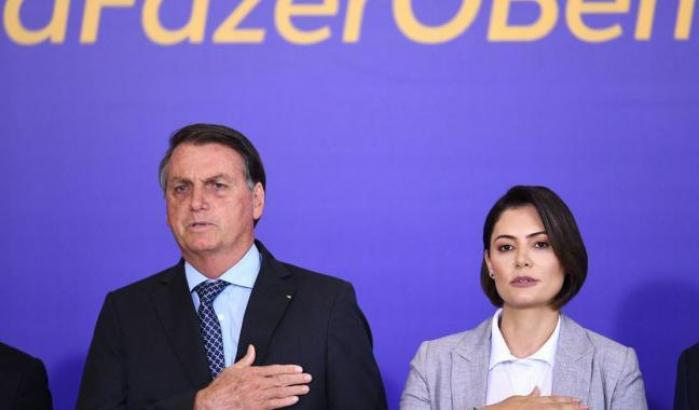 La procura del Brasile apre un'inchiesta sulla moglie di Bolsonaro