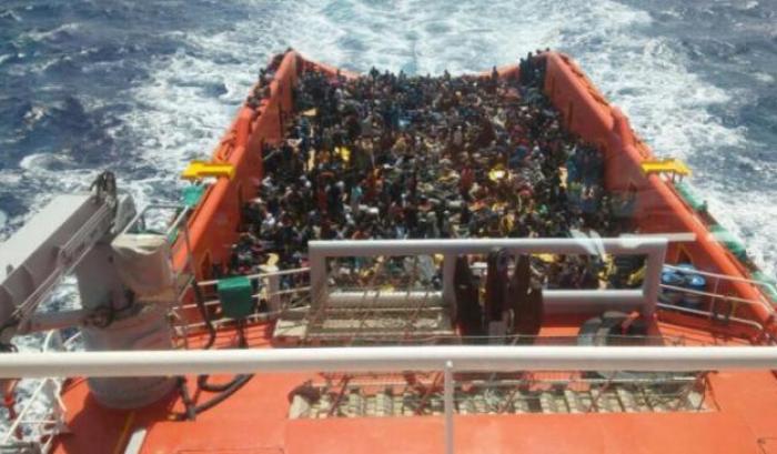 La nave italiana che ha riportato i migranti in Libia