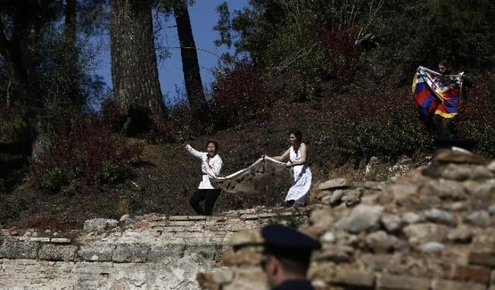 0005CEAE-proteste-pro-tibet-a-pechino Proteste pro Tibet a Pechino