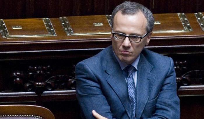 Elio Vito (Forza Italia) sbeffeggia Salvini: “Critica Lamorgese per aver applicato il suo decreto sicurezza…”