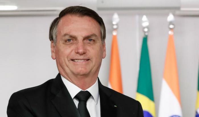 "Il vaccino fa venire l'Aids": Avviata un'indagine sulla fake news di Bolsonaro