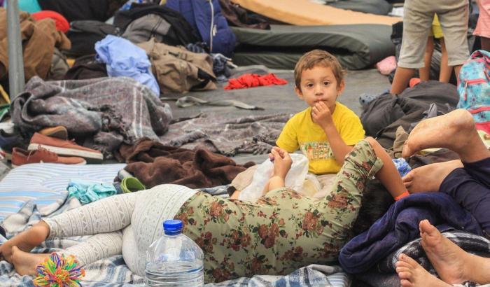 La polizia in Messico scopre 334 migranti stipati in un camion