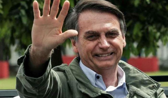 L'ultima follia di Bolsonaro: 