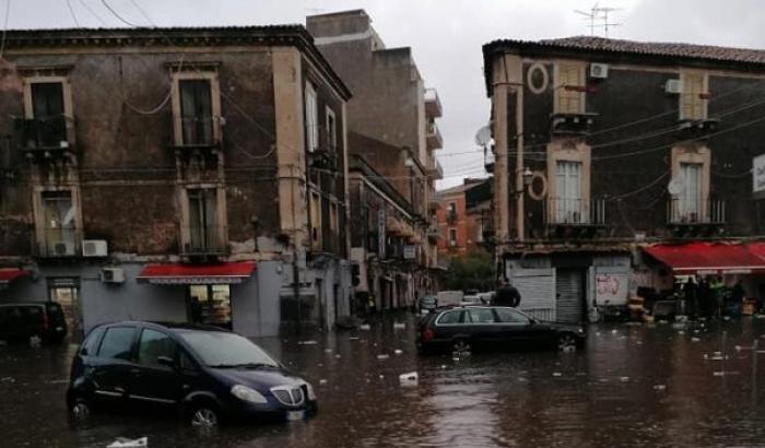 Il maltempo flagella la Sicilia: a Catania è ancora allerta arancione dopo la bomba d'acqua di ieri