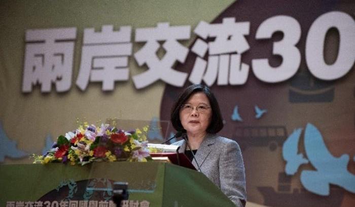 Cina e Usa ai ferri corti su Taiwan, Pechino avverte: 