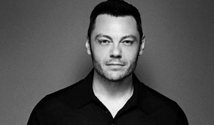 L'amarezza di Tiziano Ferro dopo la 'tagliola' su Zan: "Quegli applausi sono dolorosi"