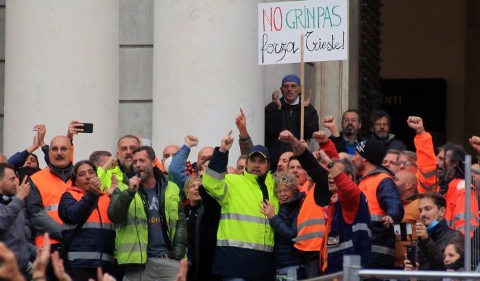 I portuali di Trieste alle proteste no-green pass di Genova