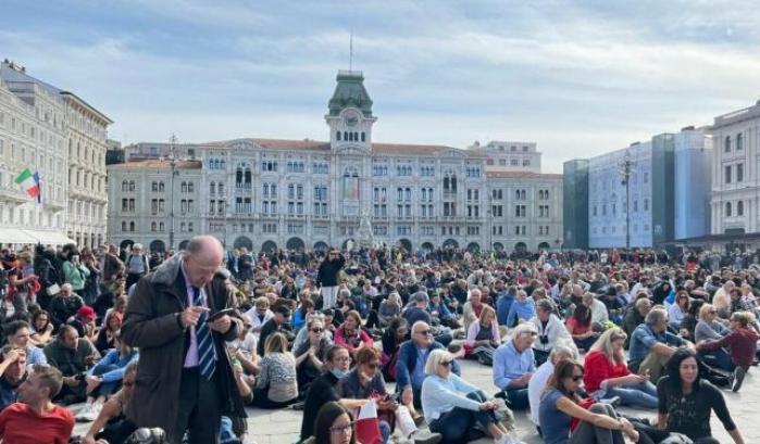 Troppi contagi per colpa dei no-vax: Trieste vieta Piazza Unità d'Italia fino a fine anno