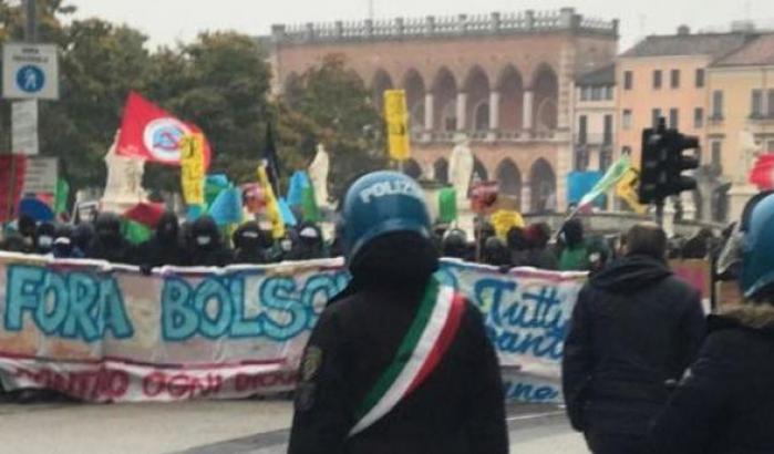 Proteste ad Anguillara e a Padova contro la cittadinanza onoraria a Bolsonaro accusato di genocidio