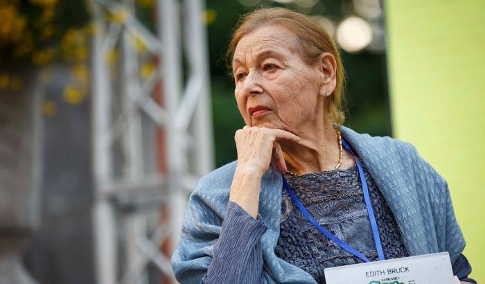 Edith Bruck al sindaco di Anzio: "Rifiuto il Premio per la Pace, non avete tolto cittadinanza a Mussolini"