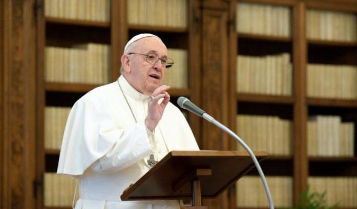 Papa Francesco addolorato per i casi di pedofilia: 