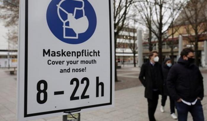 Record di contagi in Germania: oltre 50mila in 24 ore. Dato mai così alto dall'inizio della pandemia