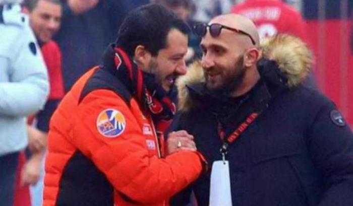Vauro: "Salvini allo stadio litiga con i cantanti e abbraccia pregiudicati? Dategli il Daspo..."