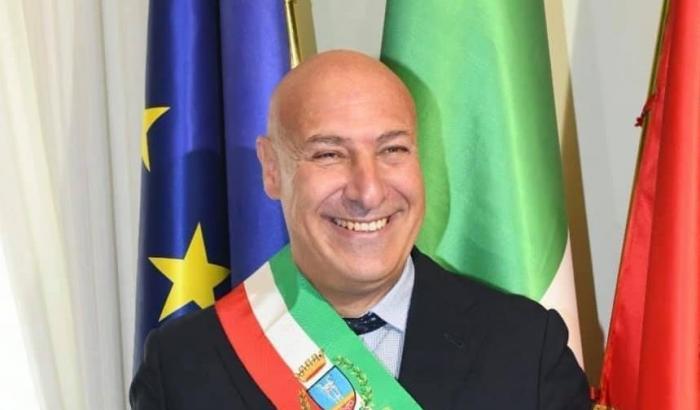 Il sindaco di Crotone: "Condivido la stretta sui cortei No Green Pass, io i no vax li isolerei"