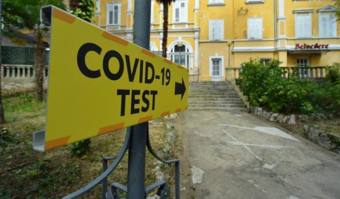 Il Covid mette in ginocchio la Slovenia: 40% dei tamponi positivo, mobilitato l'esercito