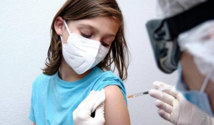 I medici dello Spallanzani invitano alla cautela: "Servono più dati per i vaccini sotto i 12 anni"