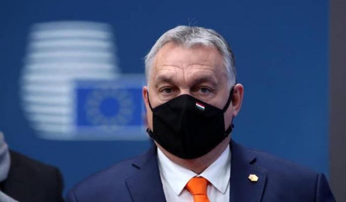La quarta ondata picchia duro e anche Orban si arrende: terza dose obbligatoria per i medici