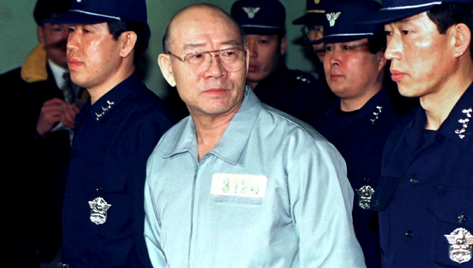 Morto l'ex dittatore sudcoreano Chun Doo-Hwan, "il macellaio di Gwangju": una delle figure più detestate del Paese Morto l'ex dittatore sudcoreano Chun Doo-Hwan, "il macellaio di Gwangju": una delle figure più detestate del Paese
