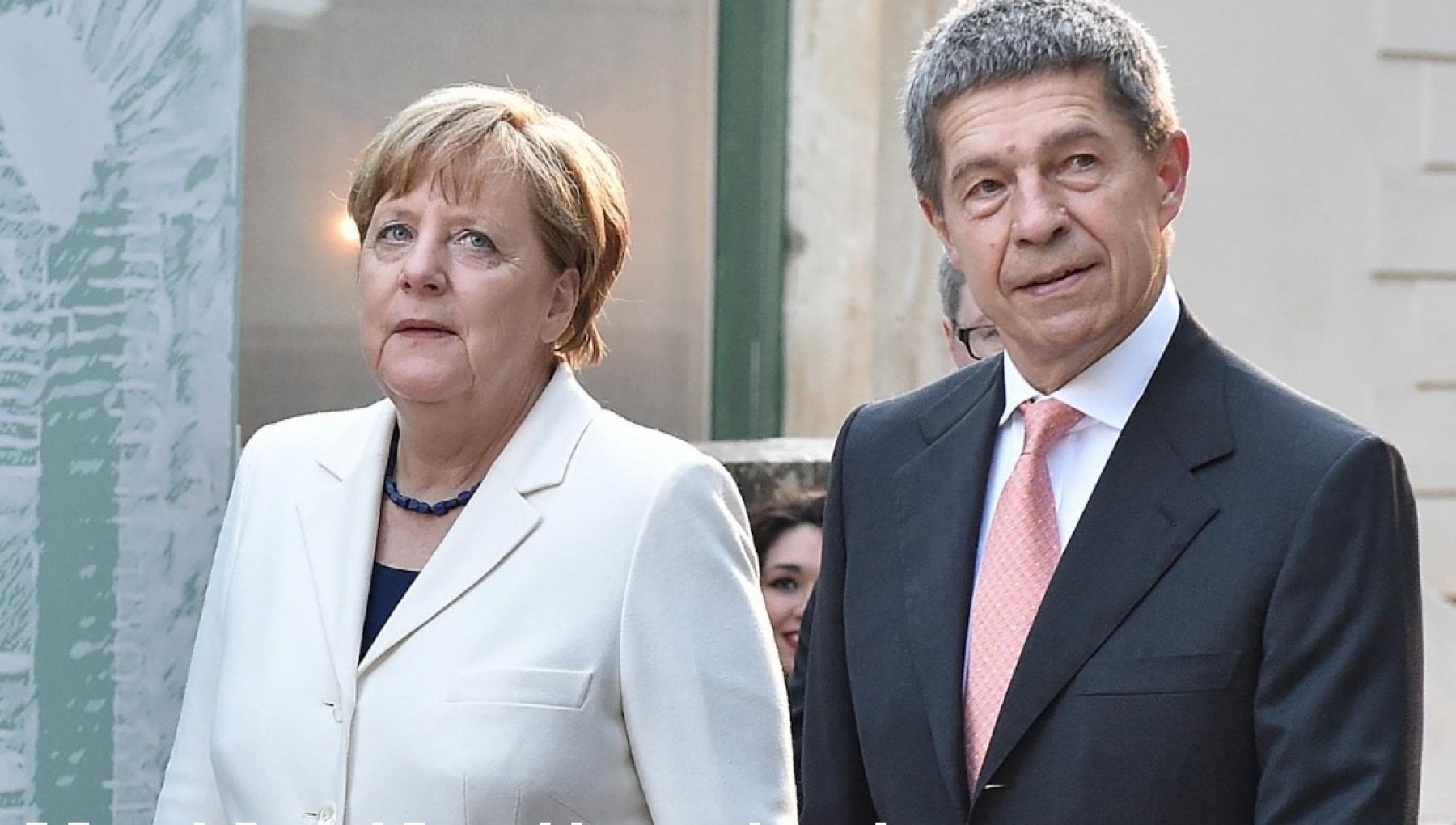 Il marito della Merkel è duro con i No-vax: 