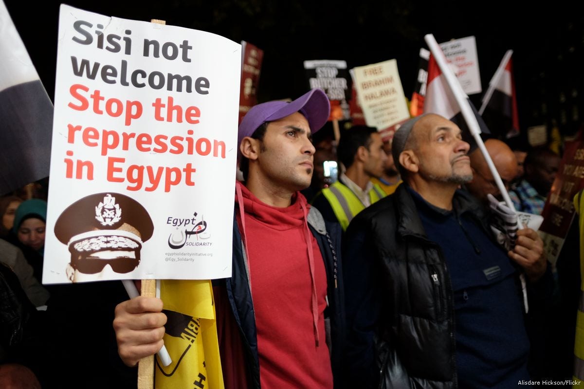 La repressione di Al Sisi zittisce le voci libere con il carcere ma anche con le maxi-multe