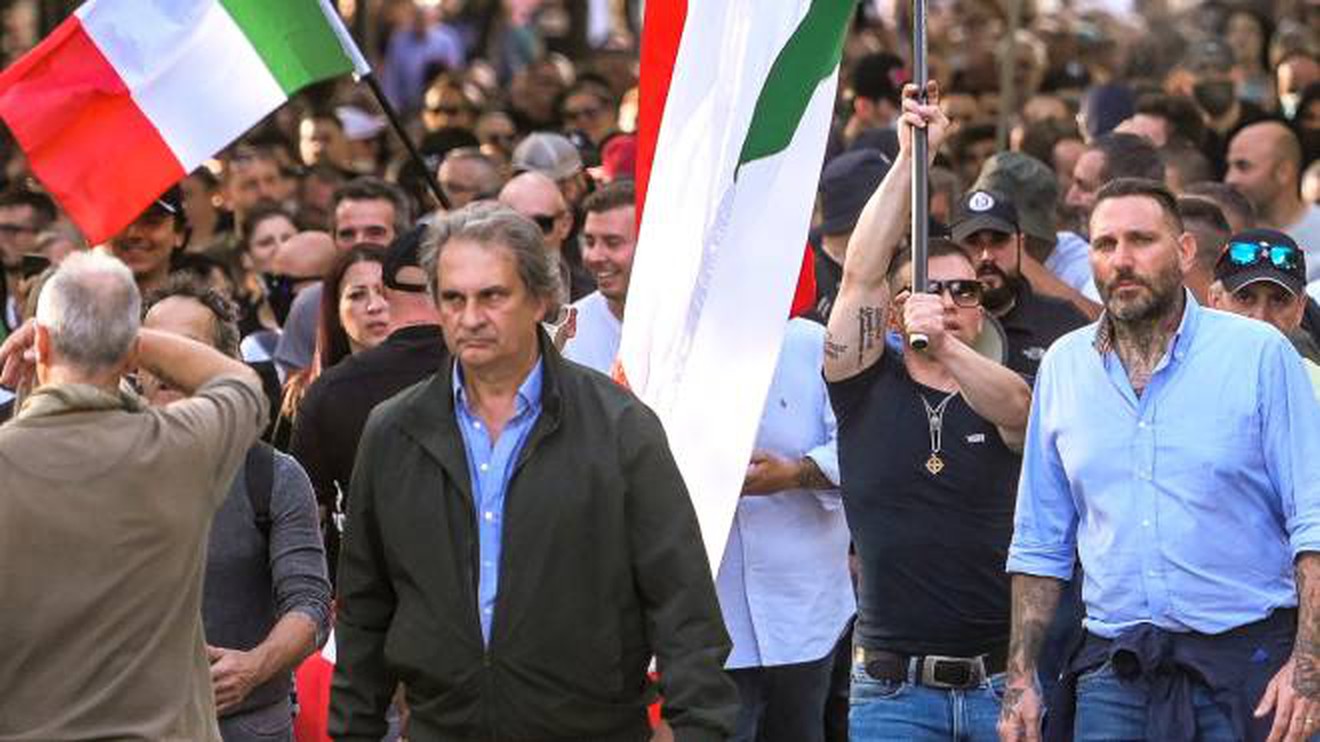 La Giunta di destra del Friuli ha bocciato una mozione per sciogliere Forza Nuova: 